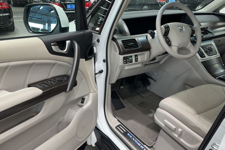 Used Honda Elysion 2015 2.4L VTi-S Prestige Edition Driver Seat