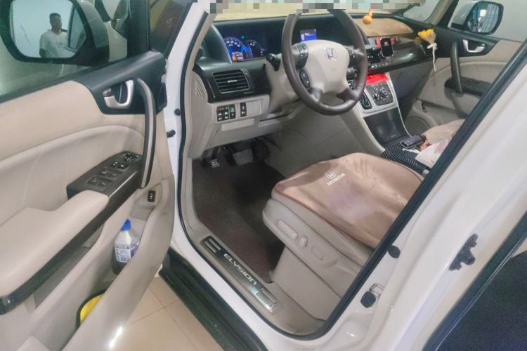 Used Honda Elysion 2015 2.4L VTi-S Prestige Edition Driver Seat