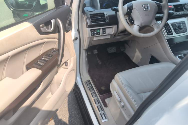 Used Honda Elysion 2015 2.4L VTi-S Prestige Edition Driver Seat