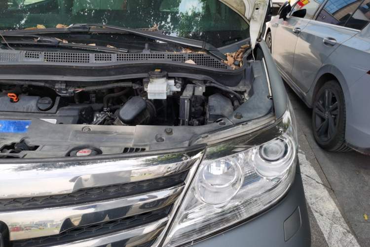 Used Honda Elysion 2015 2.4L VTi-S Prestige Edition Engine Bay Left