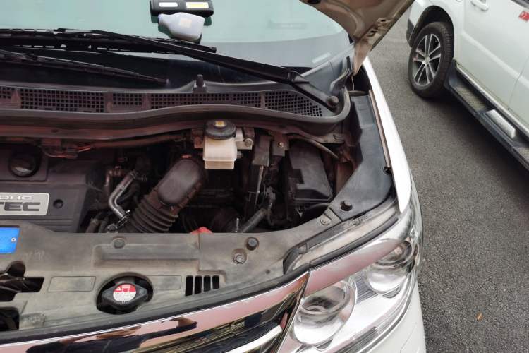 Used Honda Elysion 2015 2.4L VTi-S Prestige Edition Engine Bay Left