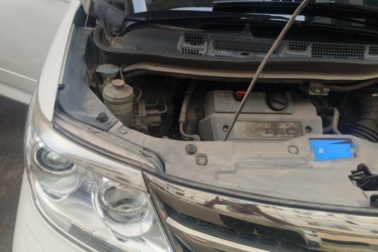 Used Honda Elysion 2015 2.4L VTi-S Prestige Edition Engine Bay Right