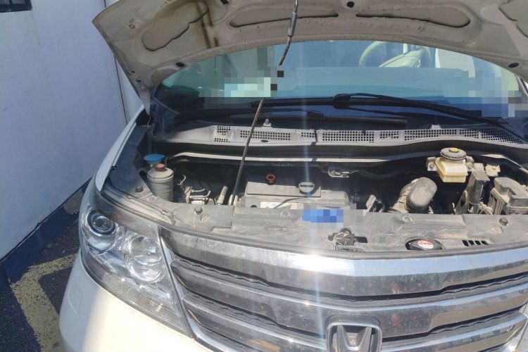 Used Honda Elysion 2015 2.4L VTi-S Prestige Edition Engine Bay Right