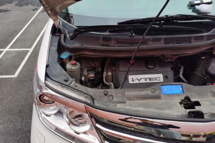 Used Honda Elysion 2015 2.4L VTi-S Prestige Edition Engine Bay Right