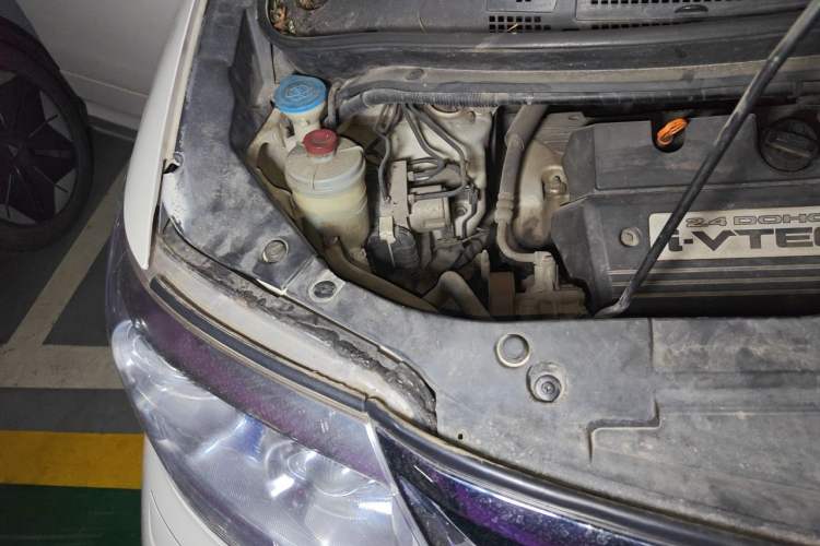 Used Honda Elysion 2015 2.4L VTi-S Prestige Edition Engine Bay Right