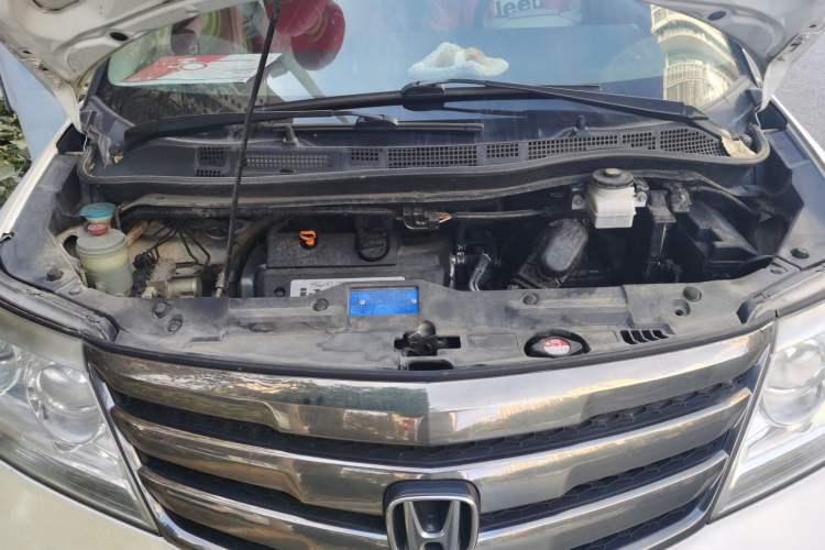 Used Honda Elysion 2015 2.4L VTi-S Prestige Edition Engine Bay
