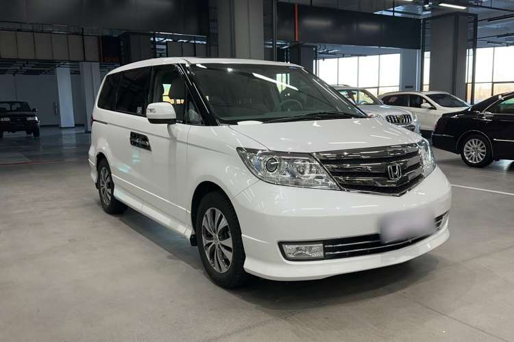 Used Honda Elysion 2015 2.4L VTi-S Prestige Edition Front Right 45 Deg