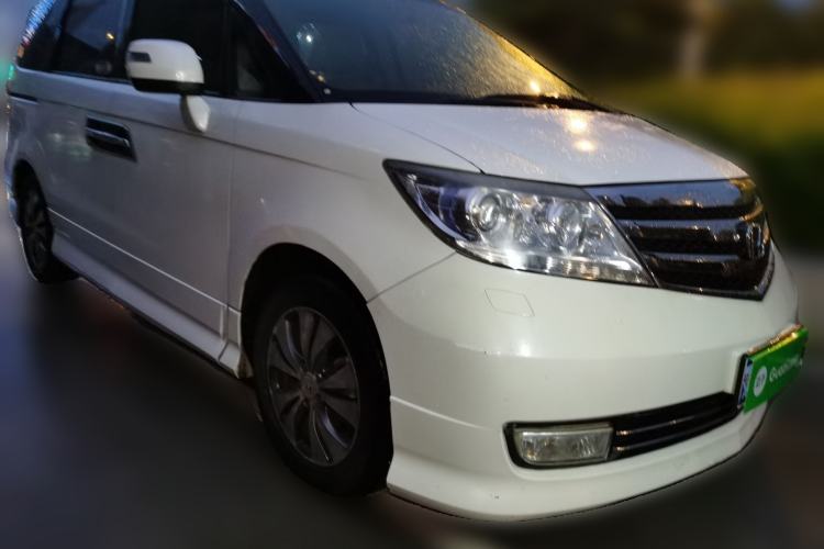 Used Honda Elysion 2015 2.4L VTi-S Prestige Edition Front Right 45 Deg