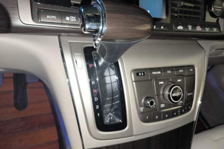 Used Honda Elysion 2015 2.4L VTi-S Prestige Edition Gear Lever