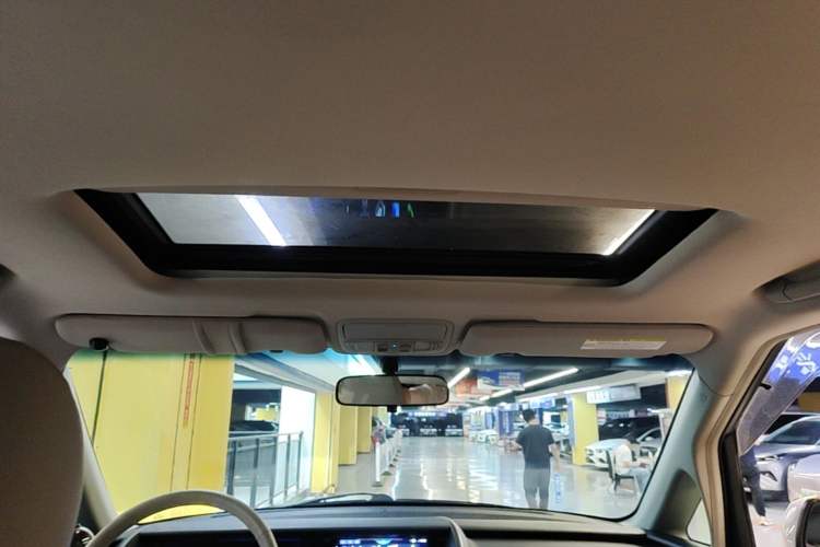 Used Honda Elysion 2015 2.4L VTi-S Prestige Edition Headliner