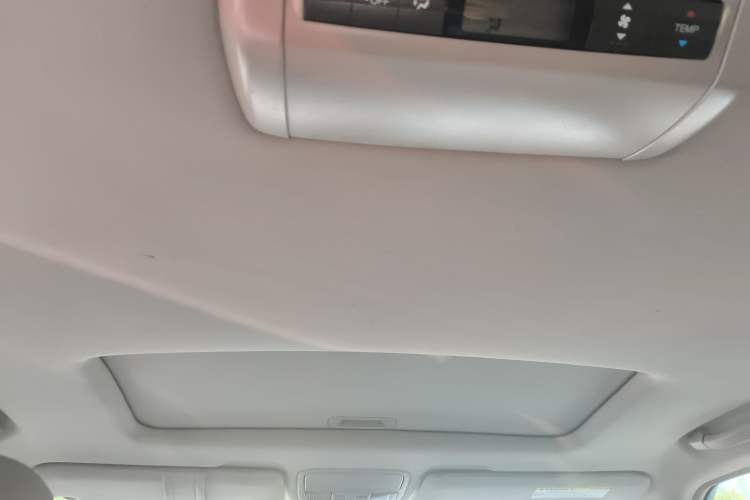 Used Honda Elysion 2015 2.4L VTi-S Prestige Edition Headliner