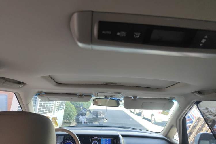 Used Honda Elysion 2015 2.4L VTi-S Prestige Edition Headliner