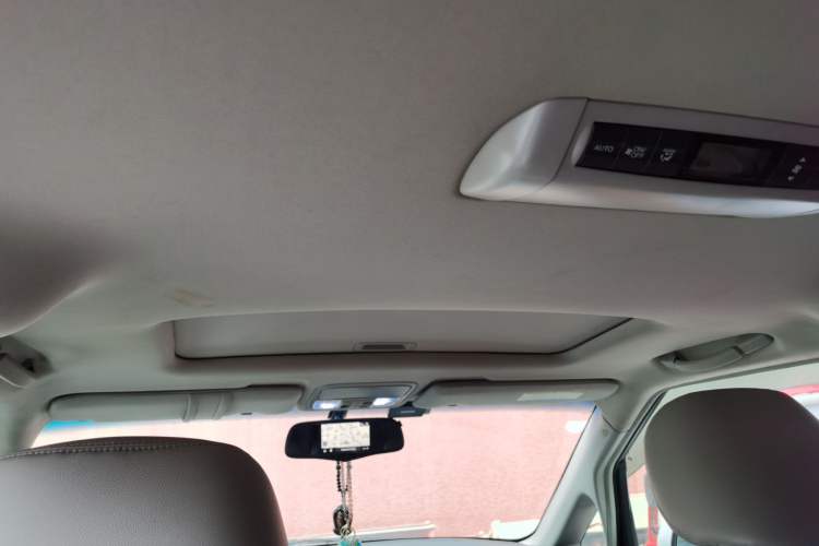 Used Honda Elysion 2015 2.4L VTi-S Prestige Edition Headliner