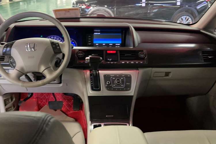 Used Honda Elysion 2015 2.4L VTi-S Prestige Edition Interior 3