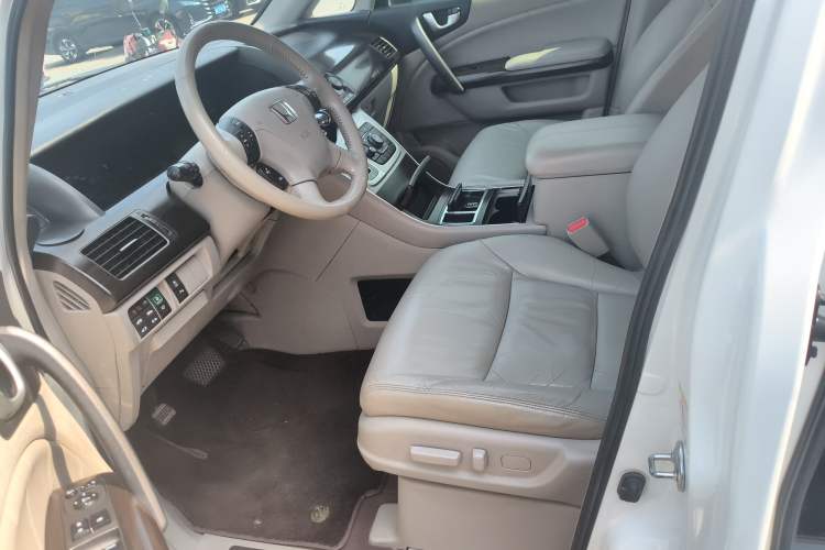 Used Honda Elysion 2015 2.4L VTi-S Prestige Edition Left Front Seat