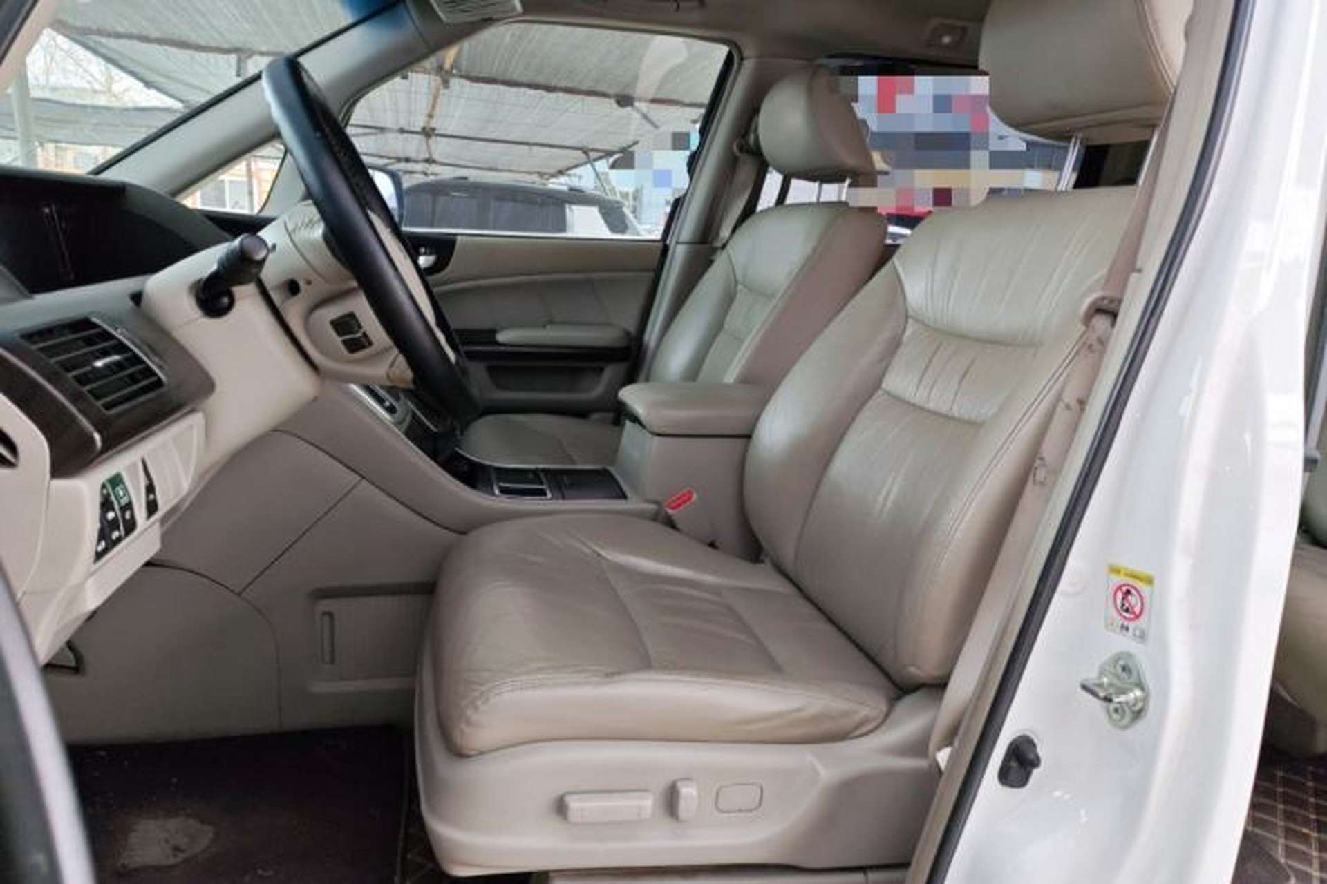 Used Honda Elysion 2015 2.4L VTi-S Prestige Edition Left Front Seat