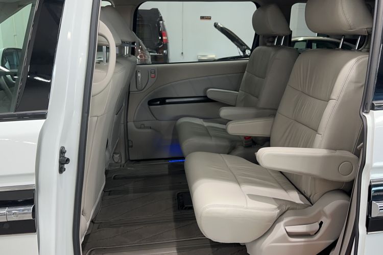Used Honda Elysion 2015 2.4L VTi-S Prestige Edition Left Rear Seat