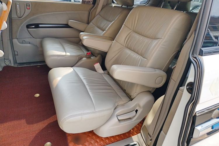 Used Honda Elysion 2015 2.4L VTi-S Prestige Edition Left Rear Seat