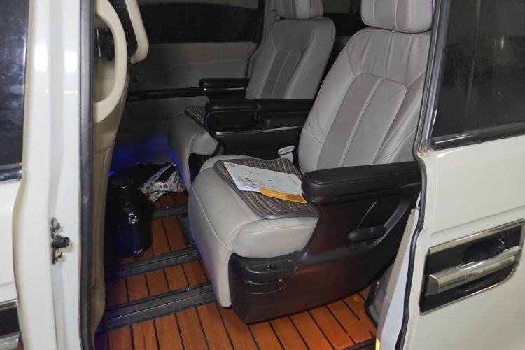 Used Honda Elysion 2015 2.4L VTi-S Prestige Edition Left Rear Seat