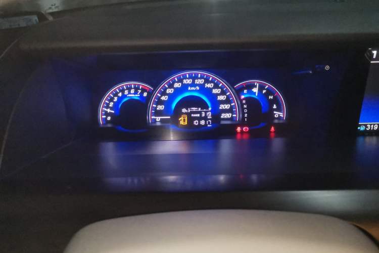 Used Honda Elysion 2015 2.4L VTi-S Prestige Edition Odometer Close Up