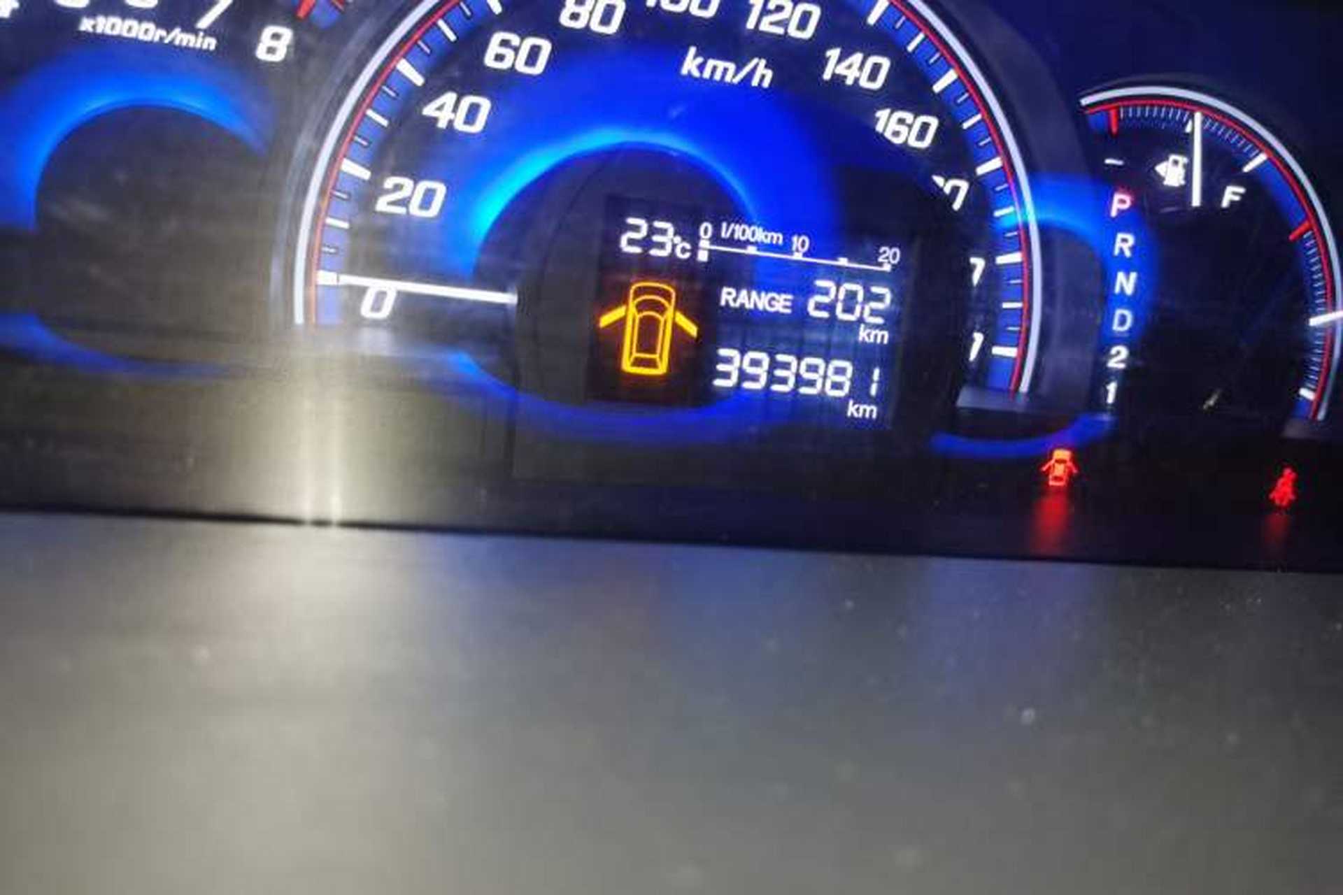 Used Honda Elysion 2015 2.4L VTi-S Prestige Edition Odometer Close Up