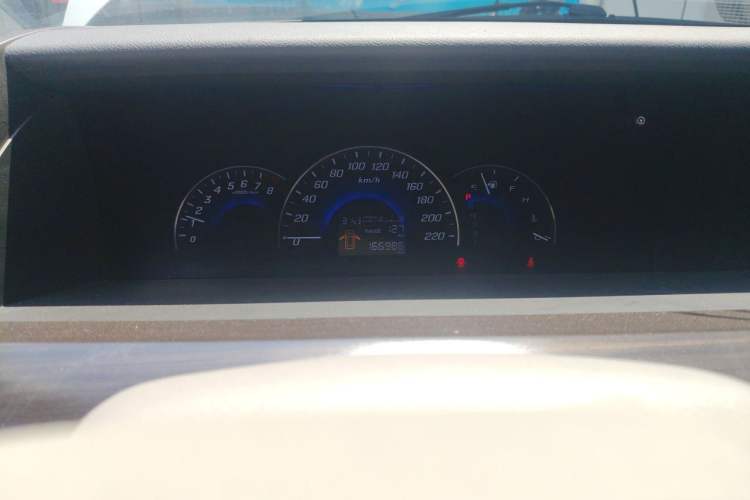 Used Honda Elysion 2015 2.4L VTi-S Prestige Edition Odometer Close Up