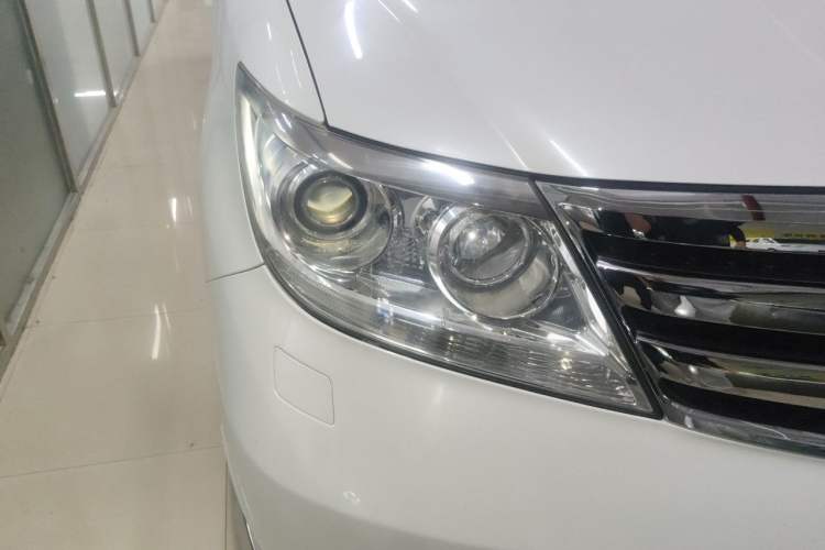 Used Honda Elysion 2015 2.4L VTi-S Prestige Edition Right Front Headlight