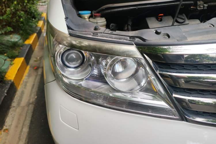 Used Honda Elysion 2015 2.4L VTi-S Prestige Edition Right Front Headlight