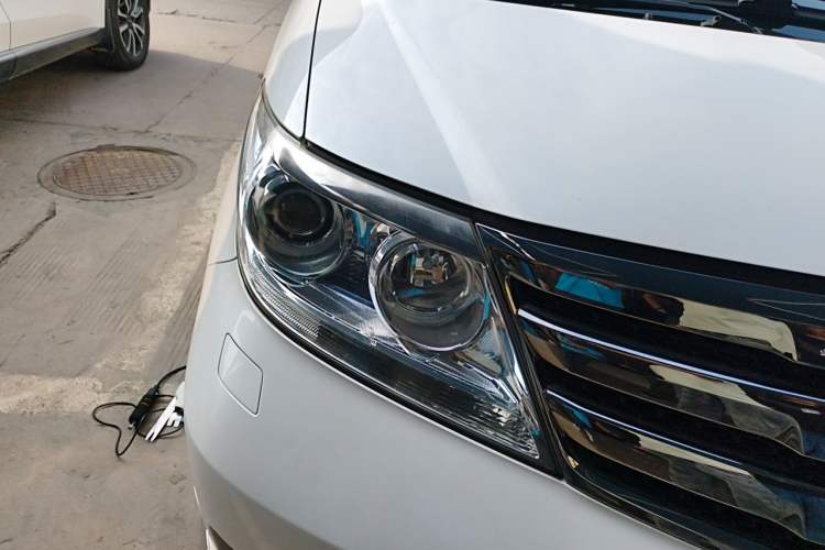 Used Honda Elysion 2015 2.4L VTi-S Prestige Edition Right Front Headlight