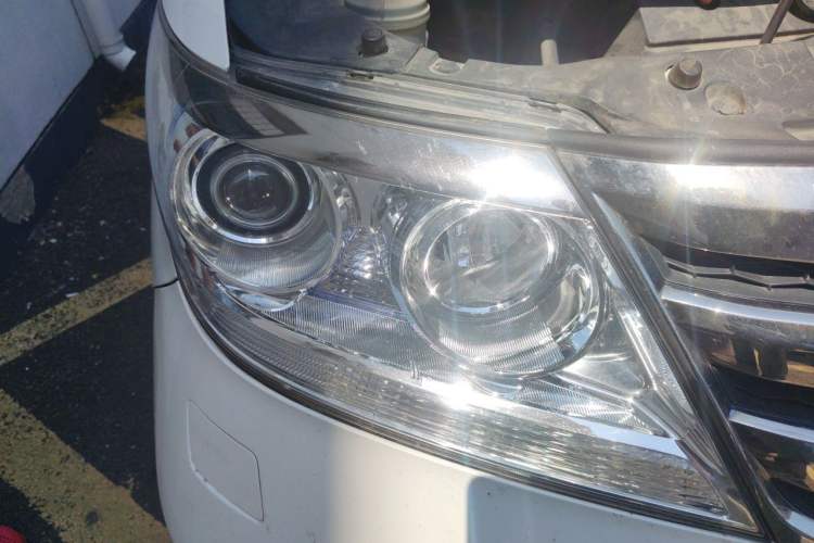 Used Honda Elysion 2015 2.4L VTi-S Prestige Edition Right Front Headlight