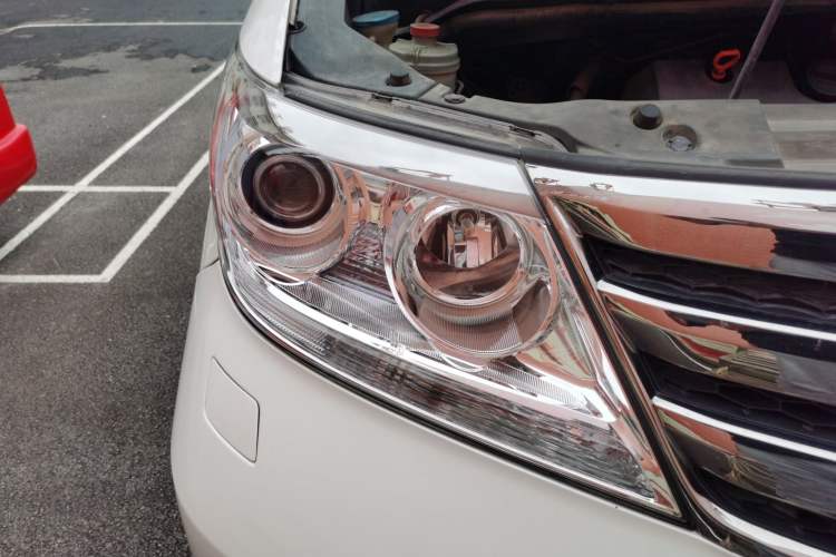 Used Honda Elysion 2015 2.4L VTi-S Prestige Edition Right Front Headlight