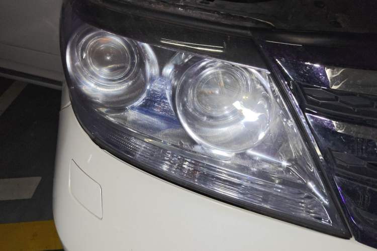 Used Honda Elysion 2015 2.4L VTi-S Prestige Edition Right Front Headlight