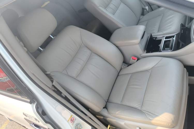Used Honda Elysion 2015 2.4L VTi-S Prestige Edition Right Front Seat