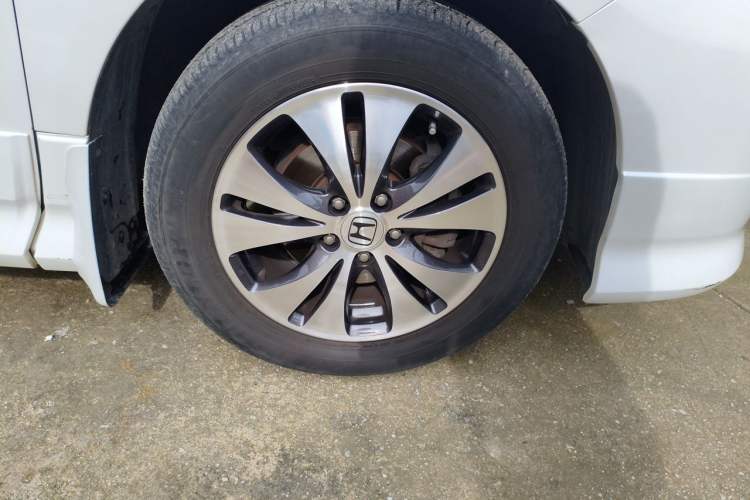 Used Honda Elysion 2015 2.4L VTi-S Prestige Edition Right Front Wheel Hub