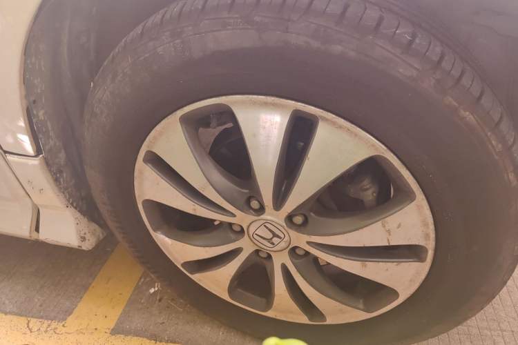 Used Honda Elysion 2015 2.4L VTi Luxury Edition Right Front Wheel Hub