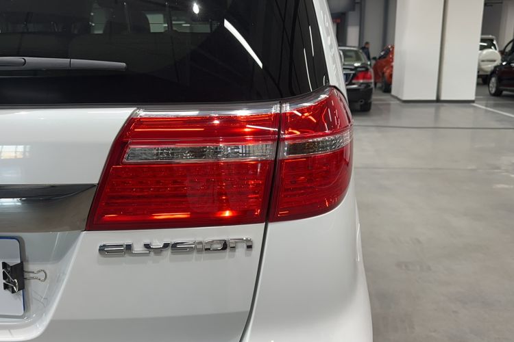 Used Honda Elysion 2015 2.4L VTi-S Prestige Edition Right Rear Taillight