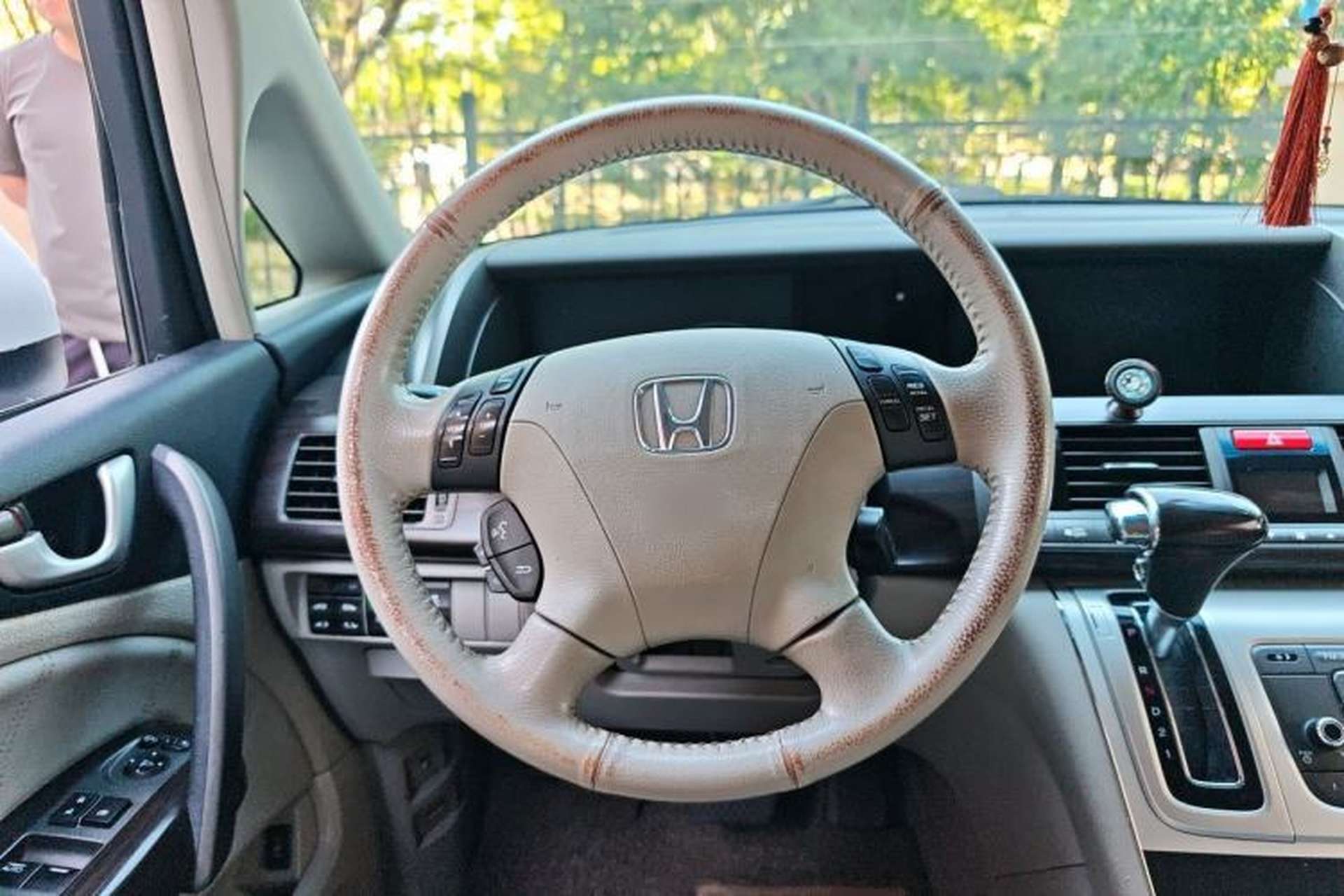 Used Honda Elysion 2015 2.4L VTi-S Prestige Edition Steering Wheel