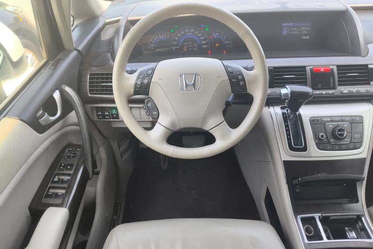 Used Honda Elysion 2015 2.4L VTi-S Prestige Edition Steering Wheel