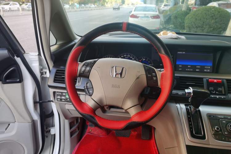 Used Honda Elysion 2015 2.4L VTi-S Prestige Edition Steering Wheel