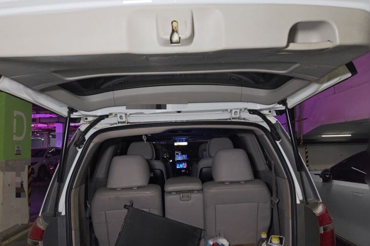 Used Honda Elysion 2015 2.4L VTi-S Prestige Edition Trunk