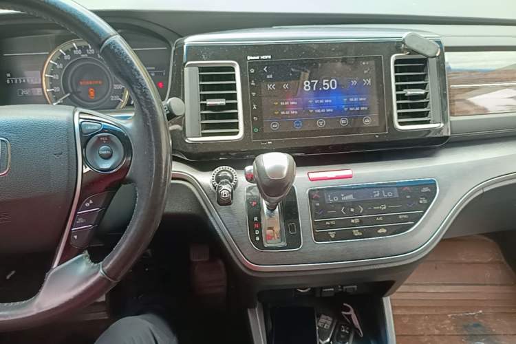 Used Honda Elysion 2016 2.4L Luxury Edition Audio And AC Panel