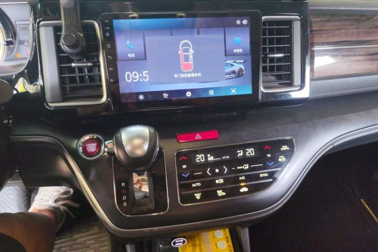 Used Honda Elysion 2016 2.4L Supreme Edition Audio And AC Panel