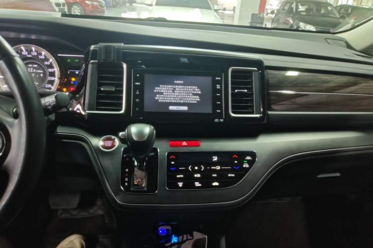 Used Honda Elysion 2016 2.4L Supreme Edition Audio And AC Panel