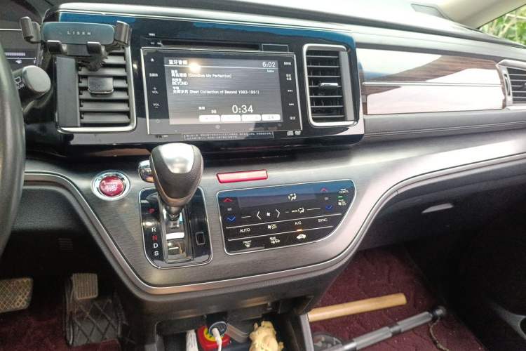 Used Honda Elysion 2016 2.4L Supreme Edition Audio And AC Panel