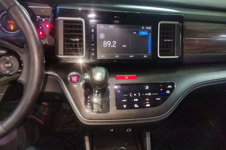 Used Honda Elysion 2016 2.4L Luxury Edition Audio And AC Panel