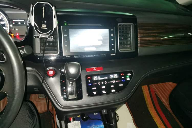 Used Honda Elysion 2016 2.4L Supreme Edition Audio And AC Panel