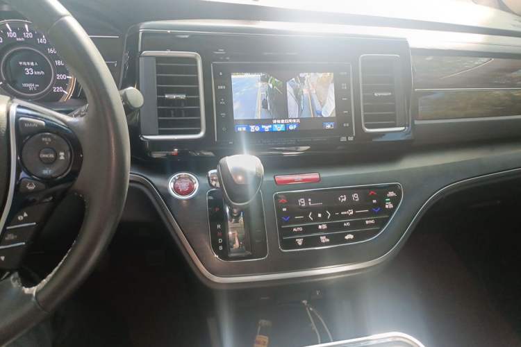 Used Honda Elysion 2016 2.4L Supreme Edition Audio And AC Panel