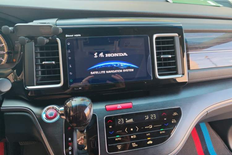 Used Honda Elysion 2016 2.4L Luxury Edition Audio And AC Panel