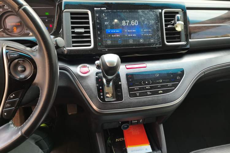 Used Honda Elysion 2016 2.4L Luxury Edition Audio And AC Panel