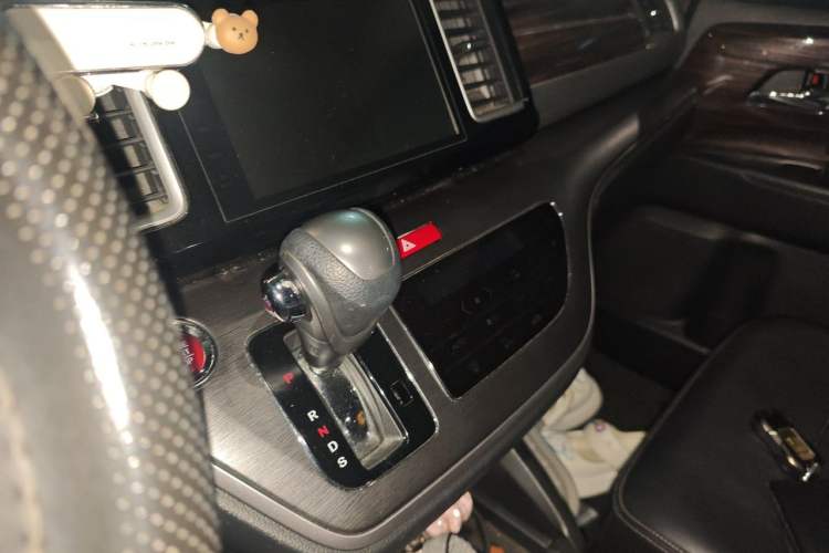 Used Honda Elysion 2016 2.4L Luxury Edition Audio And AC Panel